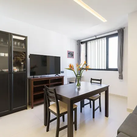 Loft In Palmas Near Canteras Nyaraló *